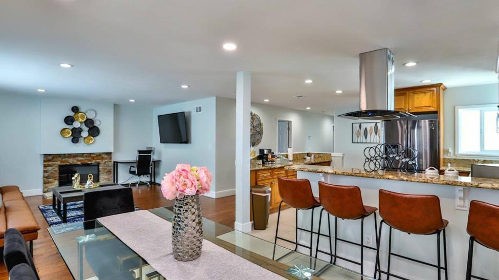 H&H Modern Lux 4Bd 1 King Suite 3 Queen Socal Disney Вестмінстер Екстер'єр фото