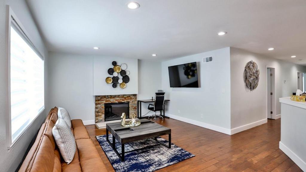 H&H Modern Lux 4Bd 1 King Suite 3 Queen Socal Disney Вестмінстер Екстер'єр фото