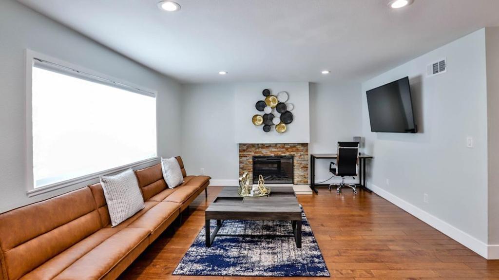 H&H Modern Lux 4Bd 1 King Suite 3 Queen Socal Disney Вестмінстер Екстер'єр фото