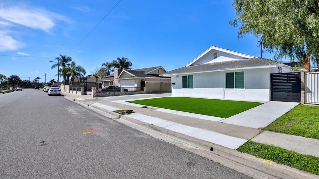 H&H Modern Lux 4Bd 1 King Suite 3 Queen Socal Disney Вестмінстер Екстер'єр фото