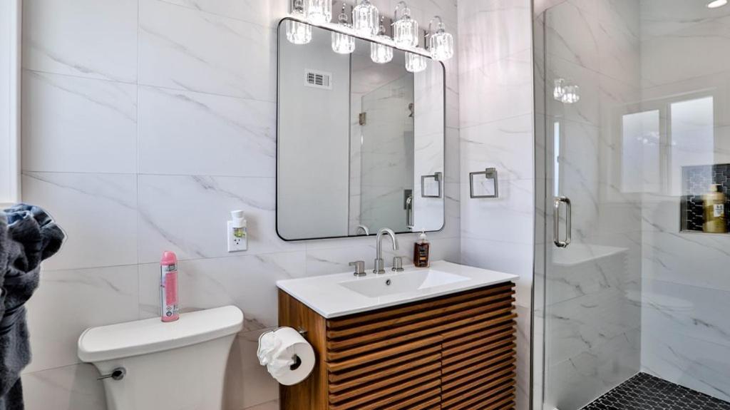 H&H Modern Lux 4Bd 1 King Suite 3 Queen Socal Disney Вестмінстер Екстер'єр фото