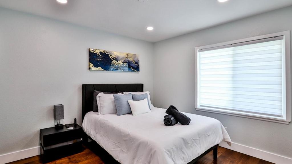 H&H Modern Lux 4Bd 1 King Suite 3 Queen Socal Disney Вестмінстер Екстер'єр фото