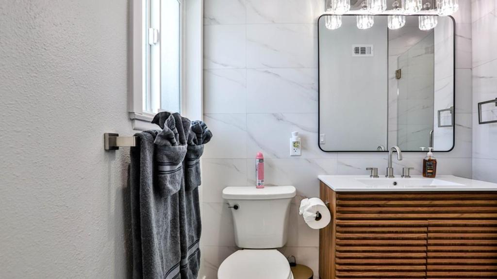 H&H Modern Lux 4Bd 1 King Suite 3 Queen Socal Disney Вестмінстер Екстер'єр фото