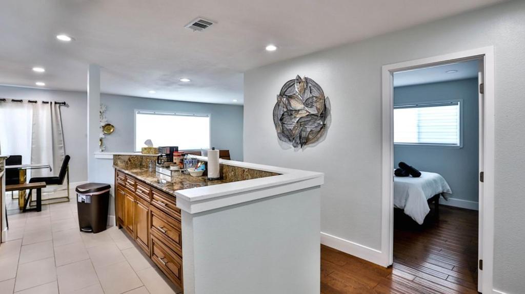 H&H Modern Lux 4Bd 1 King Suite 3 Queen Socal Disney Вестмінстер Екстер'єр фото