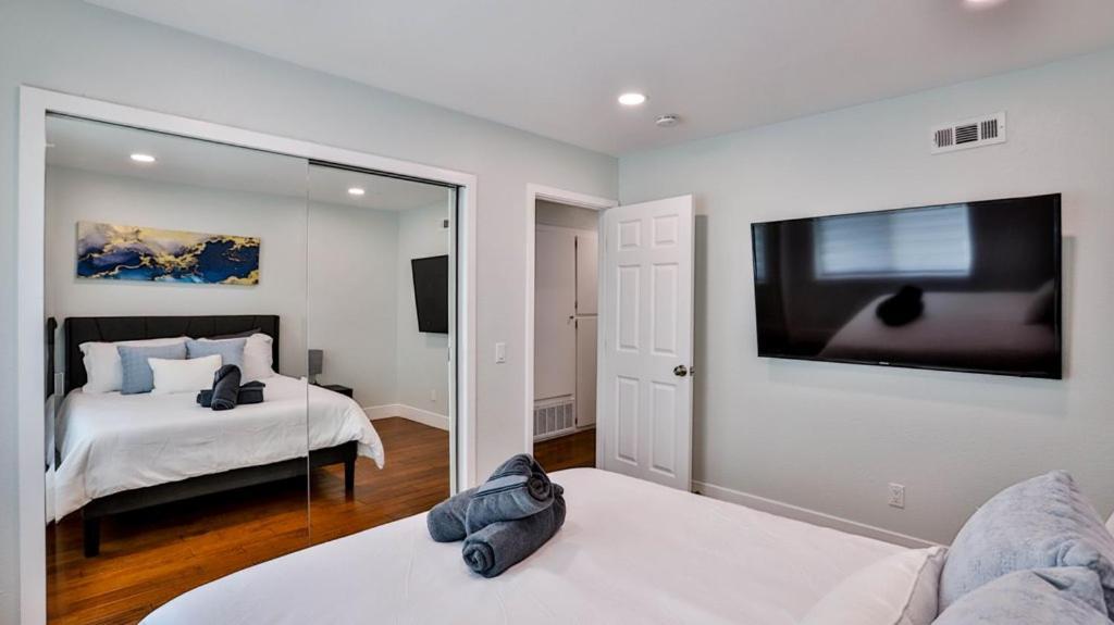 H&H Modern Lux 4Bd 1 King Suite 3 Queen Socal Disney Вестмінстер Екстер'єр фото