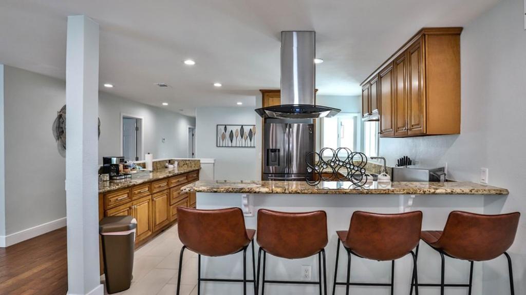 H&H Modern Lux 4Bd 1 King Suite 3 Queen Socal Disney Вестмінстер Екстер'єр фото