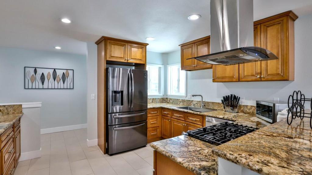 H&H Modern Lux 4Bd 1 King Suite 3 Queen Socal Disney Вестмінстер Екстер'єр фото