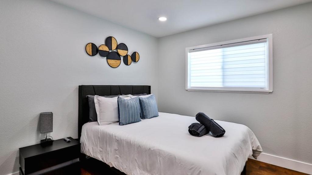 H&H Modern Lux 4Bd 1 King Suite 3 Queen Socal Disney Вестмінстер Екстер'єр фото