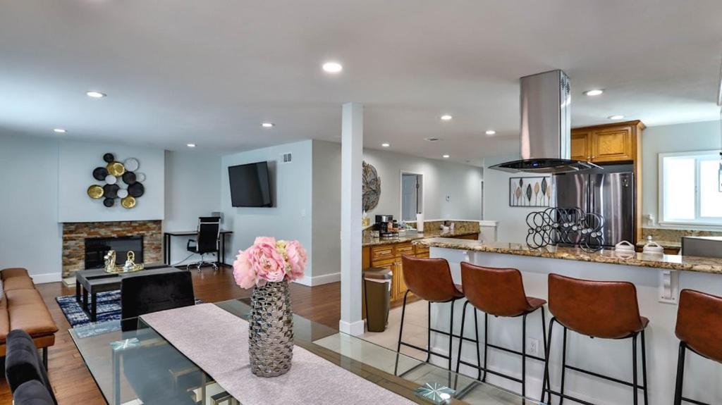 H&H Modern Lux 4Bd 1 King Suite 3 Queen Socal Disney Вестмінстер Екстер'єр фото